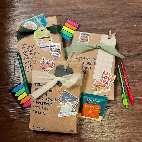 Blind Date with a Book🍎📚‎ - Picture 5 of 5